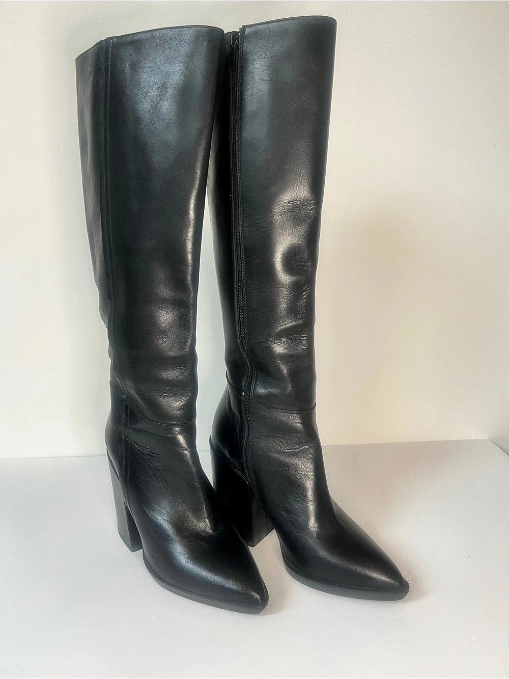 Women's Black Pointed-Toe Heeled Boots Italian leather Like New only worn once
